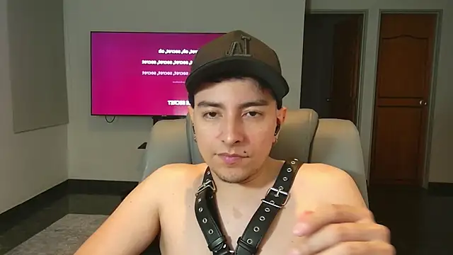 Snapshot of Jhoan_saenz chatting on 17, 10, 2025 Jhoan saenz online show from 17, 10, 2025