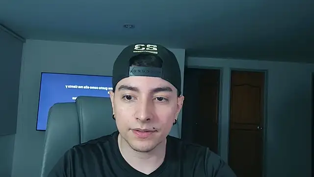 Snapshot of Jhoan_saenz chatting on 7, 11, 2025 Jhoan saenz online show from 7, 11, 2025