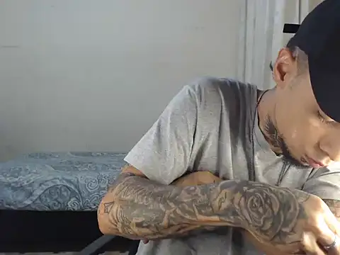 emiliano hottt online show from 26, 1, 2025