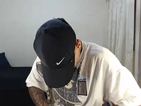 emiliano hottt online show from 27, 10, 2025