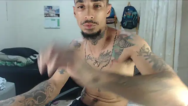 emiliano hottt online show from 24, 4, 2026