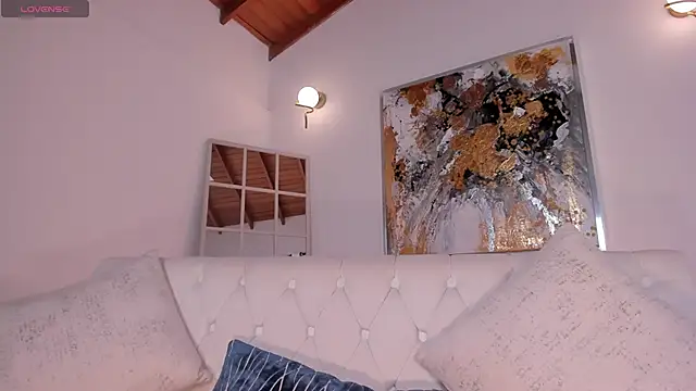 MaryLewis  online show from 31, 12, 2024