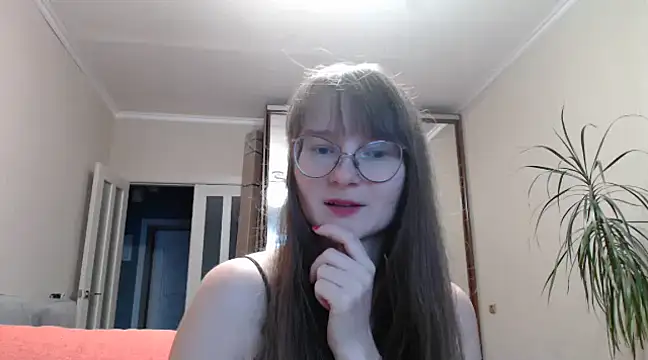 Snapshot of KiraGoldens chatting on 12, 12, 2024 KiraGoldens online show from 12, 12, 2024