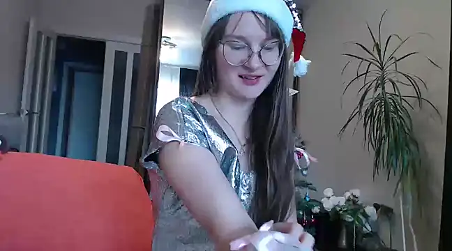 Snapshot of KiraGoldens chatting on 26, 12, 2024 KiraGoldens online show from 26, 12, 2024