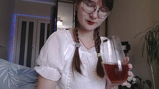 Snapshot of KiraGoldens chatting on 30, 9, 2025 KiraGoldens online show from 30, 9, 2025