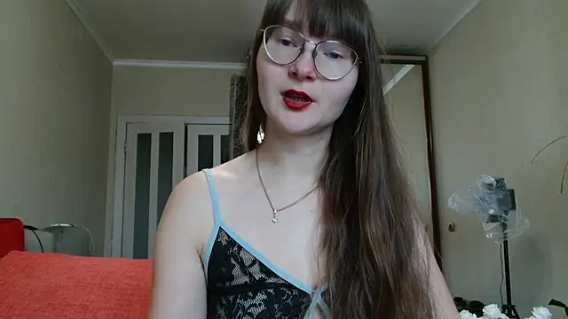 Snapshot of KiraGoldens chatting on 13, 10, 2025 KiraGoldens online show from 13, 10, 2025