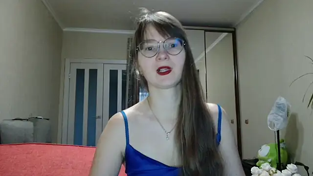 Snapshot of KiraGoldens chatting on 26, 10, 2025 KiraGoldens online show from 26, 10, 2025