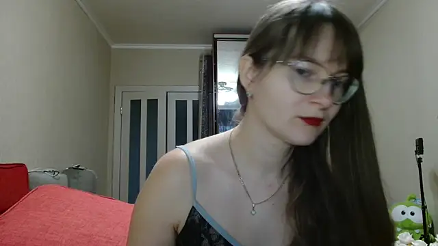 Snapshot of KiraGoldens chatting on 5, 11, 2025 KiraGoldens online show from 5, 11, 2025