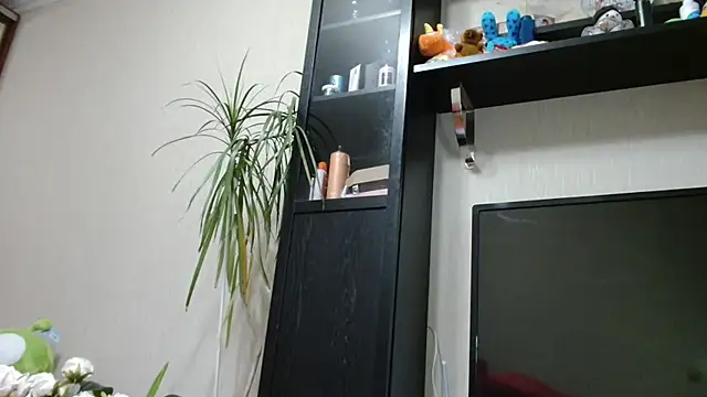 Snapshot of KiraGoldens chatting on 16, 12, 2025 KiraGoldens online show from 16, 12, 2025