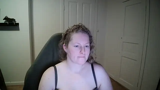 Snapshot of Girlnina-1995 chatting on 12, 12, 2024 Girlnina-1995 online show from 12, 12, 2024