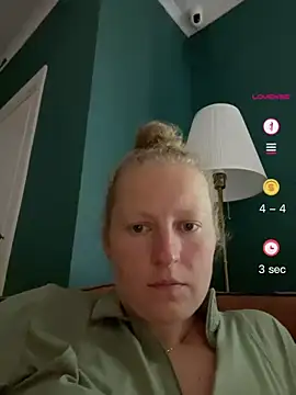 Girlnina-1995 online show from 16, 6, 2026