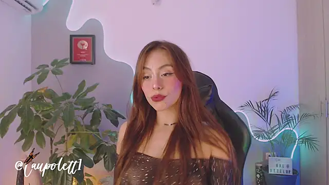 Snapshot of LauPolett chatting on 19, 12, 2025 LauPolett online show from 19, 12, 2025