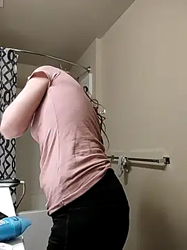 eatmeplease44 online show from 15, 2, 2025