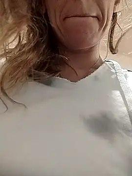 eatmeplease44 online show from 9, 9, 2025