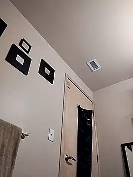 eatmeplease44 online show from 12, 2, 2026