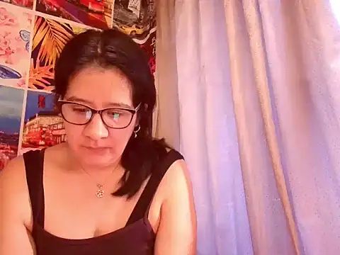 Snapshot of lucianarubi chatting on 15, 12, 2025 lucianarubi online show from 15, 12, 2025