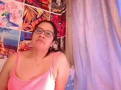 Snapshot of lucianarubi chatting on 16, 12, 2025 lucianarubi online show from 16, 12, 2025