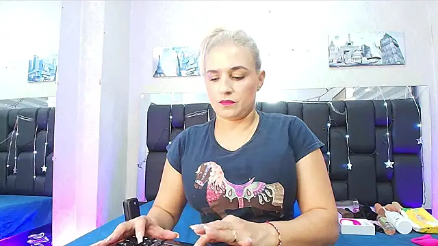  carolina fox online show from 20, 3, 2025