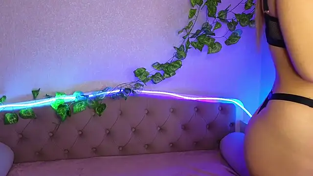 Snapshot of ParadisePleasure_ chatting on 17, 1, 2025 ParadisePleasure  online show from 17, 1, 2025