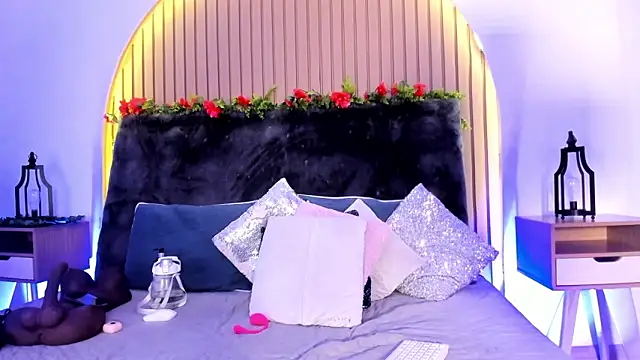 Karlagonzales  online show from 1, 2, 2025