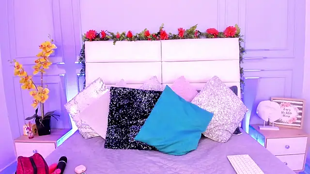 Karlagonzales  online show from 13, 3, 2025