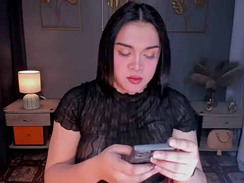 MaxeneCullens online show from 4, 11, 2025