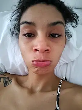 Snapshot of Leaberry chatting on 10, 11, 2025 Leaberry online show from 10, 11, 2025