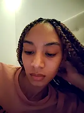 Snapshot of Leaberry chatting on 14, 11, 2025 Leaberry online show from 14, 11, 2025