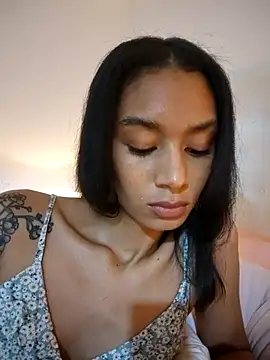 Snapshot of Leaberry chatting on 17, 11, 2025 Leaberry online show from 17, 11, 2025