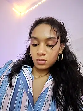 Snapshot of Leaberry chatting on 14, 12, 2025 Leaberry online show from 14, 12, 2025