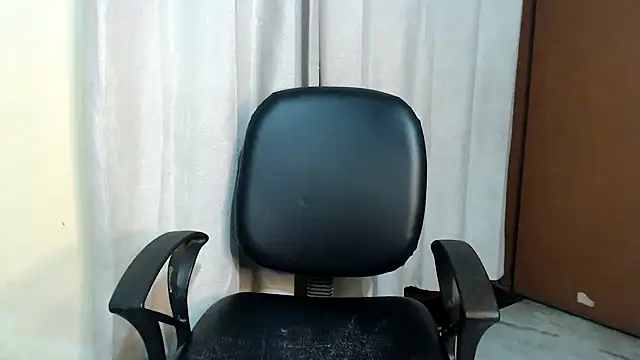 HOT CHILLY online show from 4, 3, 2025