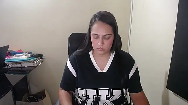 Snapshot of kendall_52 chatting on 2, 12, 2024 kendall 52 online show from 2, 12, 2024