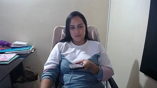 Snapshot of kendall_52 chatting on 7, 12, 2024 kendall 52 online show from 7, 12, 2024