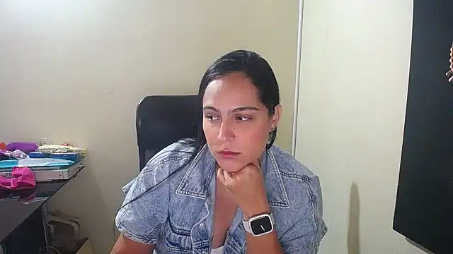Snapshot of kendall_52 chatting on 20, 12, 2024 kendall 52 online show from 20, 12, 2024