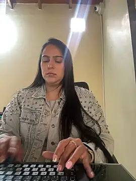 Snapshot of kendall_52 chatting on 22, 11, 2025 kendall 52 online show from 22, 11, 2025