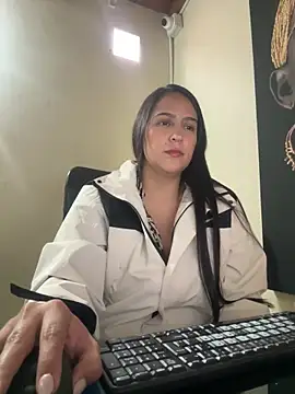 Snapshot of kendall_52 chatting on 18, 12, 2025 kendall 52 online show from 18, 12, 2025