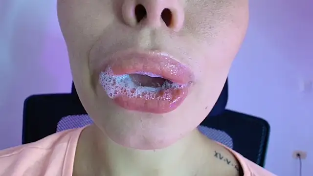 Snapshot of lisbet21x chatting on 21, 11, 2025 lisbet21x online show from 21, 11, 2025