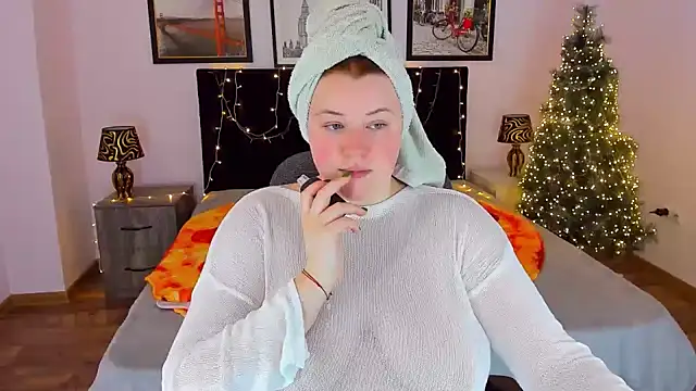 Snapshot of PolinaSalvatore chatting on 23, 12, 2024 PolinaSalvatore online show from 23, 12, 2024