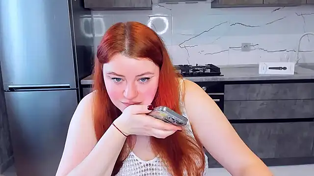 Snapshot of PolinaSalvatore chatting on 5, 2, 2025 PolinaSalvatore online show from 5, 2, 2025