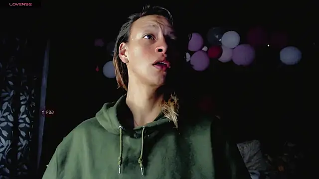 Snapshot of Summer_XO chatting on 20, 1, 2025 Summer XO online show from 20, 1, 2025