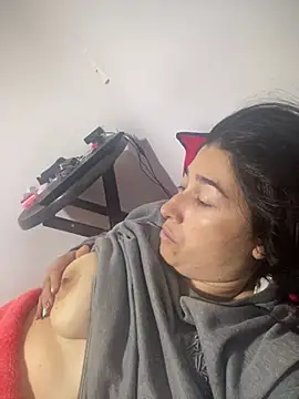 Snapshot of andreaisis2 chatting on 7, 12, 2024 andreaisis2 online show from 7, 12, 2024