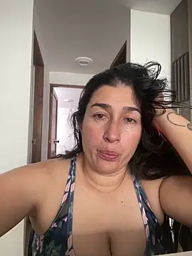 Snapshot of andreaisis2 chatting on 17, 12, 2024 andreaisis2 online show from 17, 12, 2024