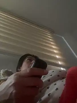 Snapshot of andreaisis2 chatting on 5, 2, 2025 andreaisis2 online show from 5, 2, 2025