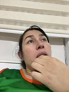 Snapshot of andreaisis2 chatting on 6, 2, 2025 andreaisis2 online show from 6, 2, 2025