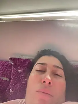 Snapshot of andreaisis2 chatting on 15, 2, 2025 andreaisis2 online show from 15, 2, 2025