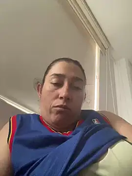 Snapshot of andreaisis2 chatting on 17, 3, 2025 andreaisis2 online show from 17, 3, 2025