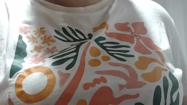 Snapshot of andreaisis2 chatting on 18, 10, 2025 andreaisis2 online show from 18, 10, 2025