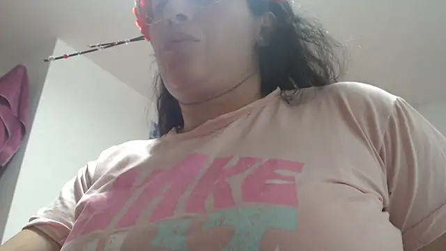 Snapshot of andreaisis2 chatting on 31, 10, 2025 andreaisis2 online show from 31, 10, 2025