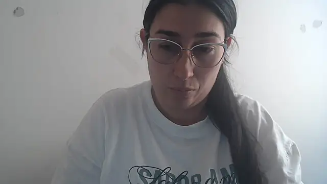 Snapshot of andreaisis2 chatting on 1, 7, 2026 andreaisis2 online show from 1, 7, 2026