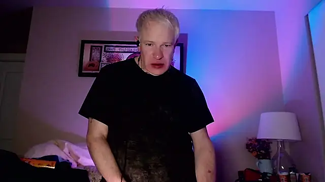 Snapshot of Snarfle82 chatting on 29, 11, 2025 Snarfle82 online show from 29, 11, 2025